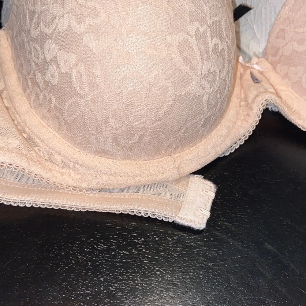 Bras - Picture 2 of 5